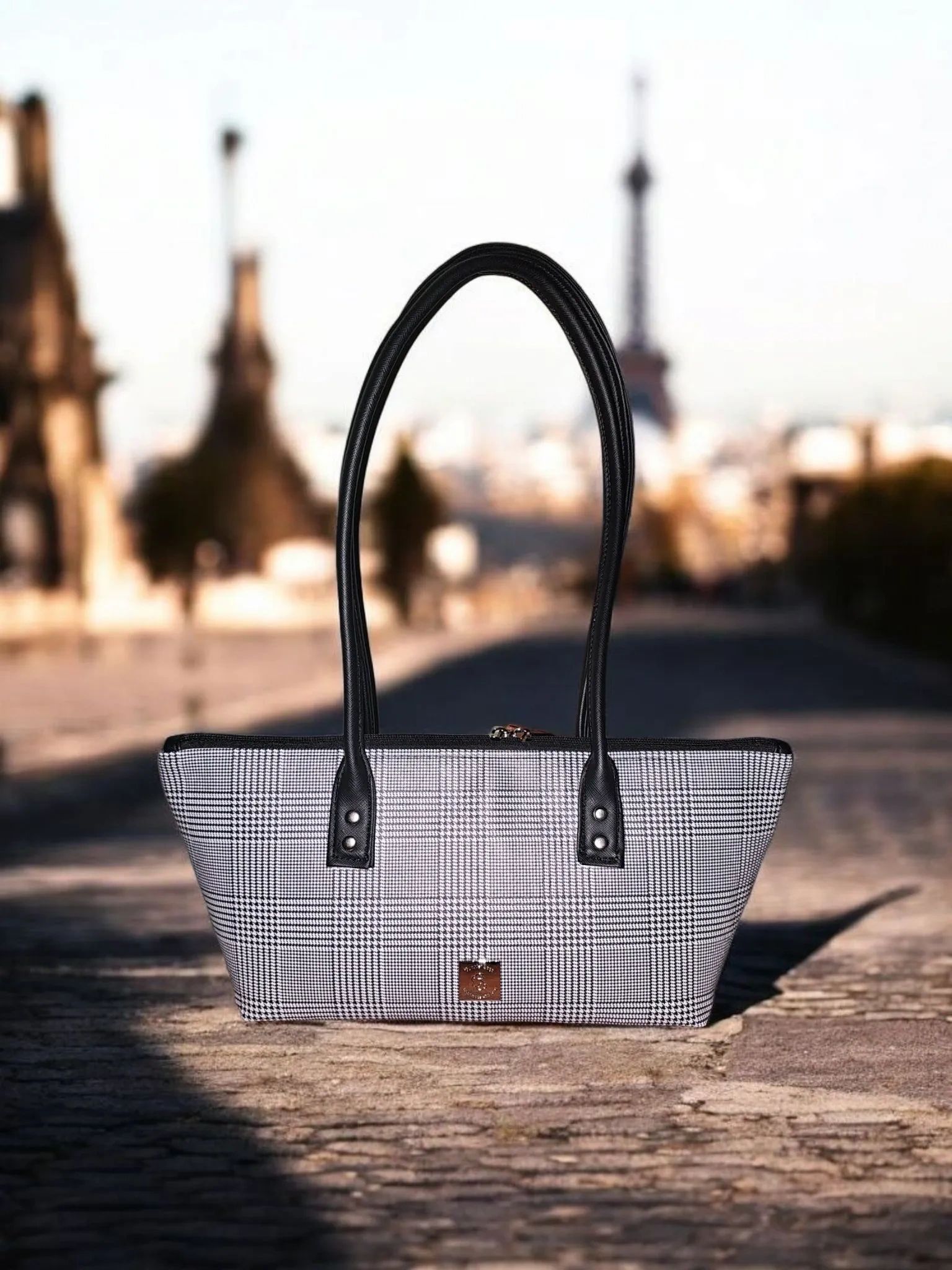 Handbags and crossbody bags